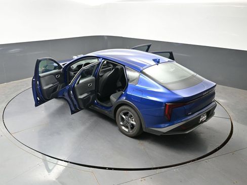 Used 2025 Kia K4 FWD image 57