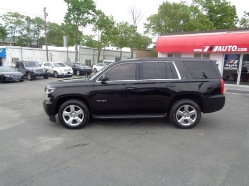 Used 2016 Chevrolet Tahoe LT w/ Luxury Package RWD image 11