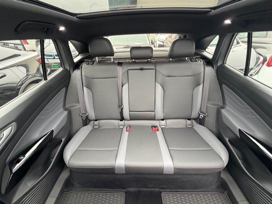 Used 2025 Volkswagen ID.4 Pro S RWD image 37