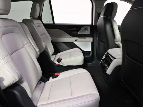 New 2026 Lincoln Aviator Reserve AWD/4WD image 18