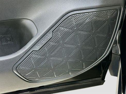 Used 2025 Toyota RAV4 XLE Premium image 18