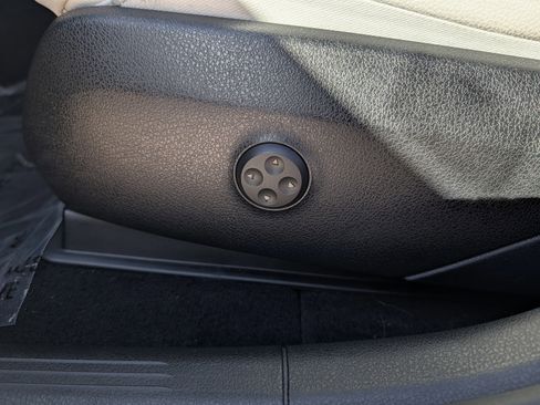 Used 2023 Mercedes-Benz GLC 300 w/ AMG Line image 15