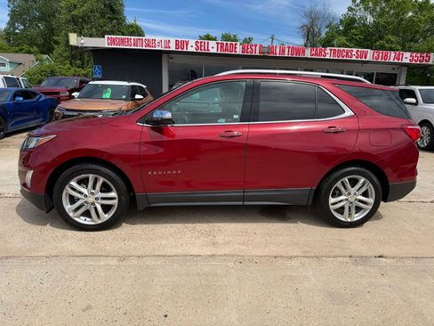 Used 2018 Chevrolet Equinox Premier AWD/4WD image 2