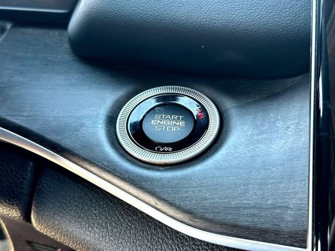 Used 2024 Jeep Grand Cherokee Limited AWD/4WD image 19
