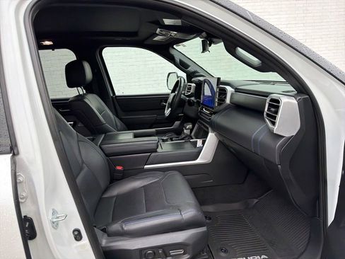 Used 2023 Toyota Sequoia Platinum AWD/4WD image 15