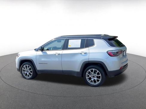 Used 2025 Jeep Compass Limited AWD/4WD image 8