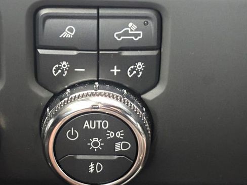 Used 2024 GMC Sierra 1500 AT4 w/ Technology Package AWD/4WD image 33