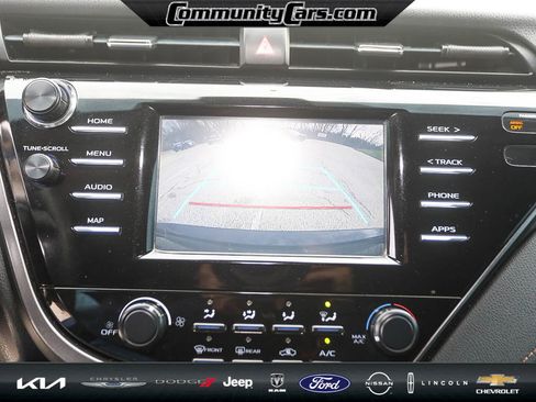 Used 2019 Toyota Camry LE image 17