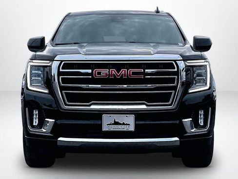 Used 2023 GMC Yukon SLT AWD/4WD image 2
