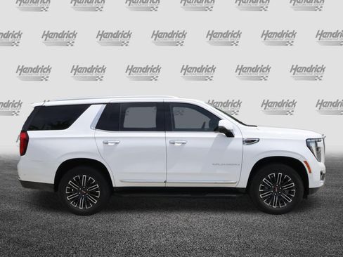 Used 2025 GMC Yukon Elevation w/ Elevation Premium Package AWD/4WD image 10
