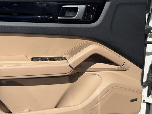 Certified 2019 Porsche Cayenne image 22