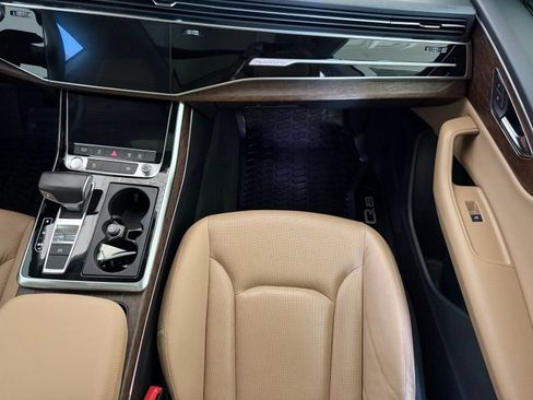 Used 2019 Audi Q8 Premium Plus w/ Premium Plus AWD/4WD image 20