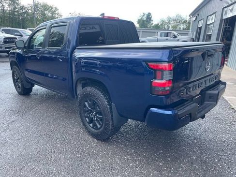 Used 2022 Nissan Frontier SV AWD/4WD image 5