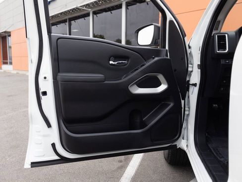 Used 2022 Nissan Frontier SV image 15