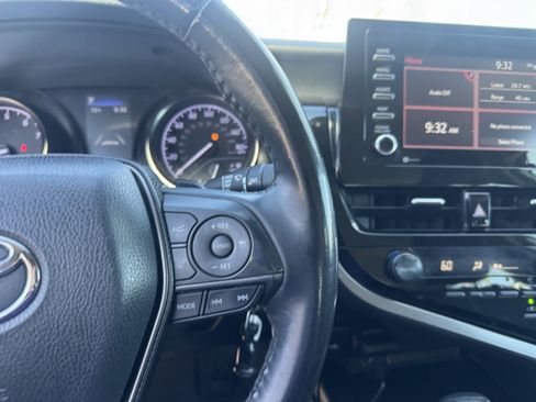 Certified 2021 Toyota Camry SE FWD image 32