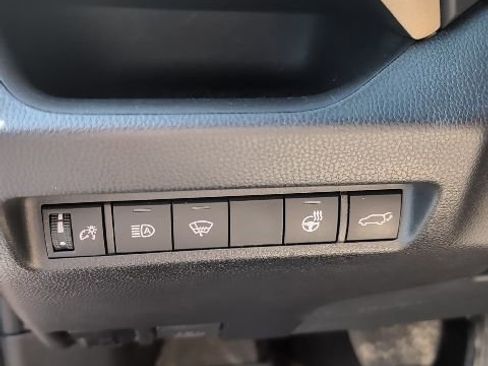 Used 2022 Toyota RAV4 XLE w/ Convenience Package image 12