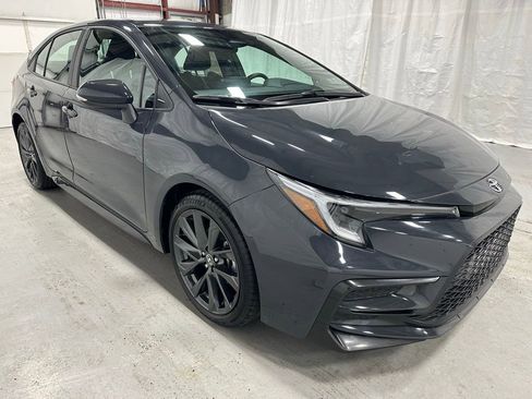 Used 2025 Toyota Corolla SE image 1