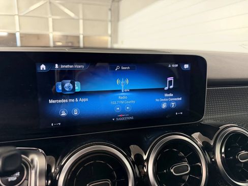 Used 2021 Mercedes-Benz GLB 250 4MATIC image 20