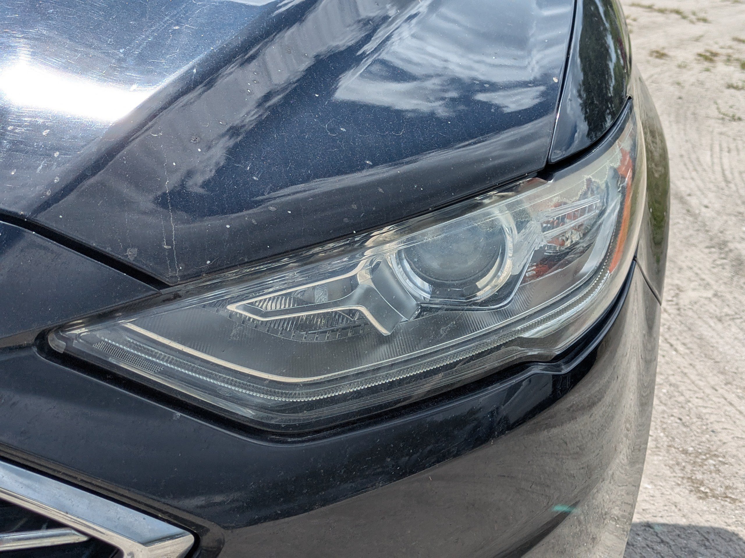 Used 2017 Ford Fusion SE FWD image 9
