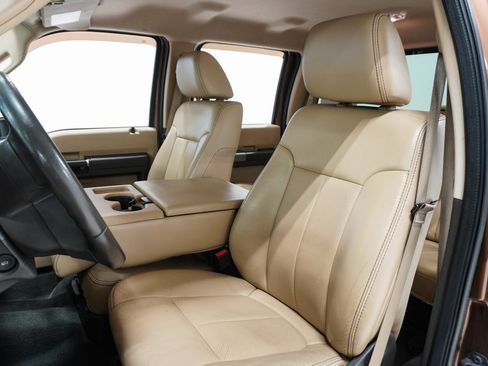 Used 2011 Ford F250 Lariat w/ Camper Pkg image 11