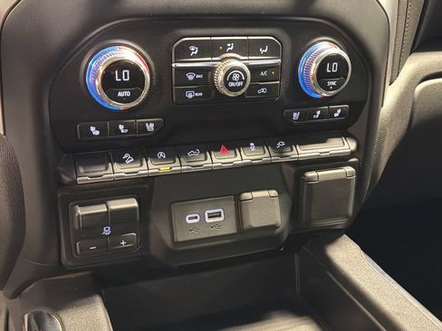 Used 2021 GMC Sierra 1500 SLT w/ SLT Convenience Package AWD/4WD image 41