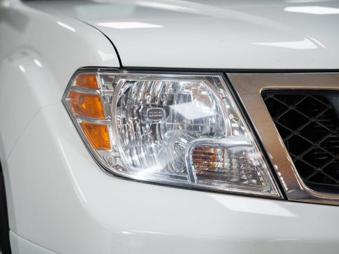 Used 2021 Nissan Frontier SV RWD image 11