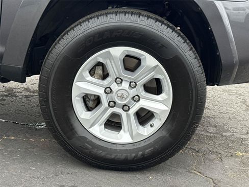 Used 2021 Toyota 4Runner SR5 AWD/4WD image 6