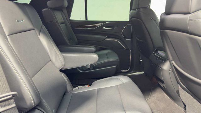 Used 2024 Cadillac Escalade Luxury RWD image 15