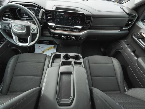 Used 2025 GMC Sierra 1500 Elevation image 37