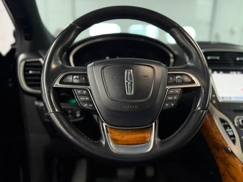 Used 2019 Lincoln Nautilus Reserve AWD/4WD image 23