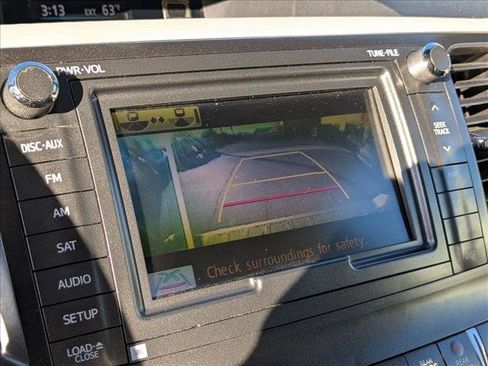 Used 2011 Toyota Sienna XLE image 14