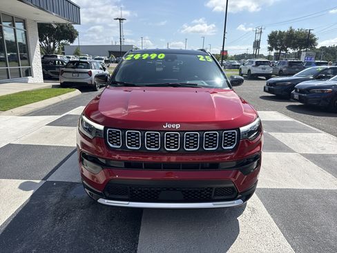 Used 2025 Jeep Compass Limited w/ Elite Group AWD/4WD image 2