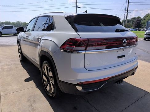 Used 2025 Volkswagen Atlas Cross Sport SE AWD/4WD image 6