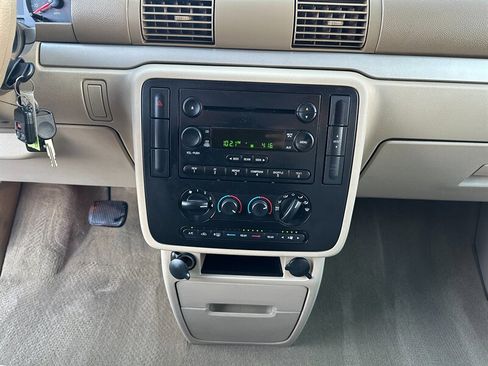 Used 2005 Ford Freestar SE image 19