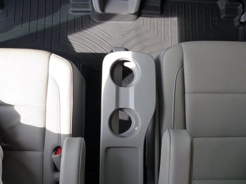 Used 2019 Toyota Highlander FWD V6 image 56