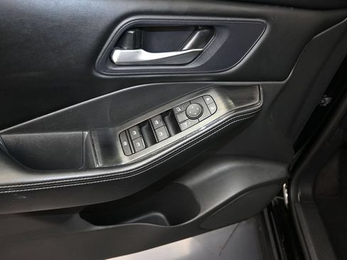 Certified 2024 Nissan Rogue SV FWD image 11