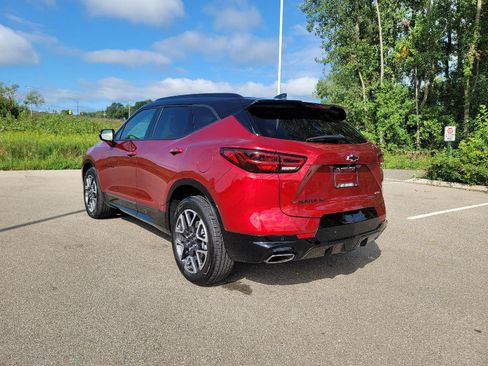 Used 2025 Chevrolet Blazer RS w/ Enhanced Convenience Package AWD/4WD image 3