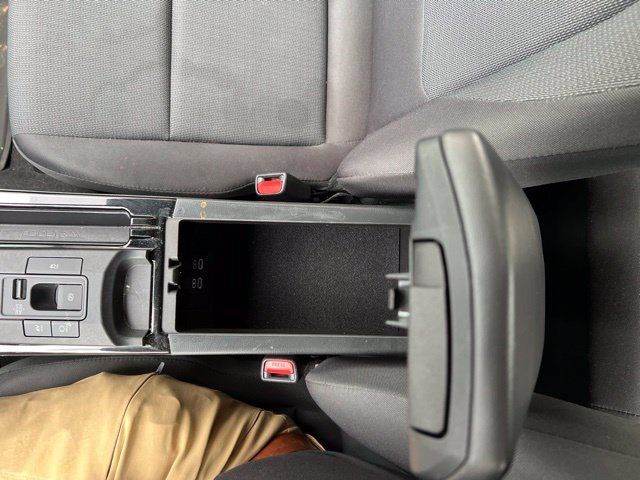Used 2025 Toyota Prius LE FWD image 22