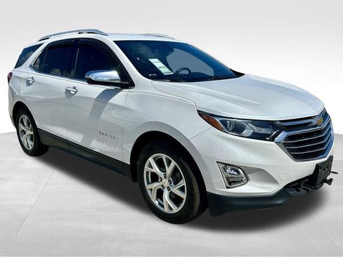 Used 2018 Chevrolet Equinox Premier image 3