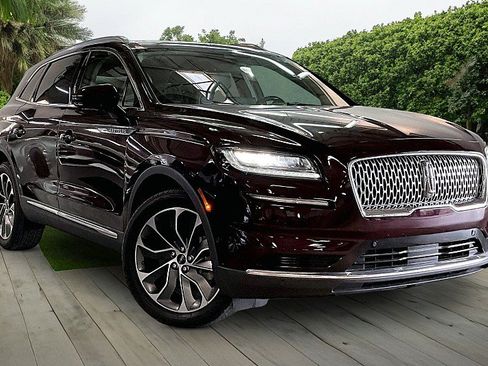 Used 2022 Lincoln Nautilus Reserve AWD/4WD image 9