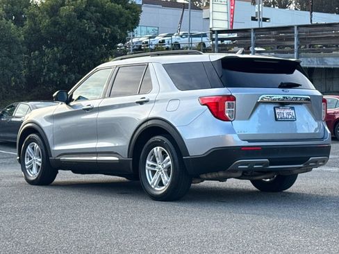 Certified 2022 Ford Explorer XLT w/ Equipment Group 202A image 6