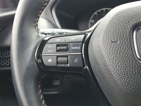 Certified 2025 Honda HR-V Sport image 17