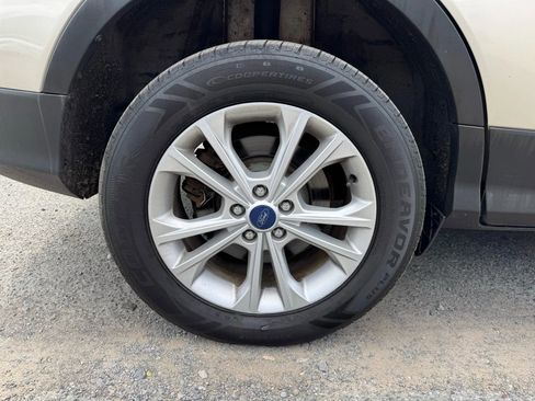 Used 2018 Ford Escape SE AWD/4WD image 11