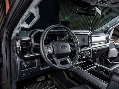 Used 2025 Ford F350 Lariat image 17