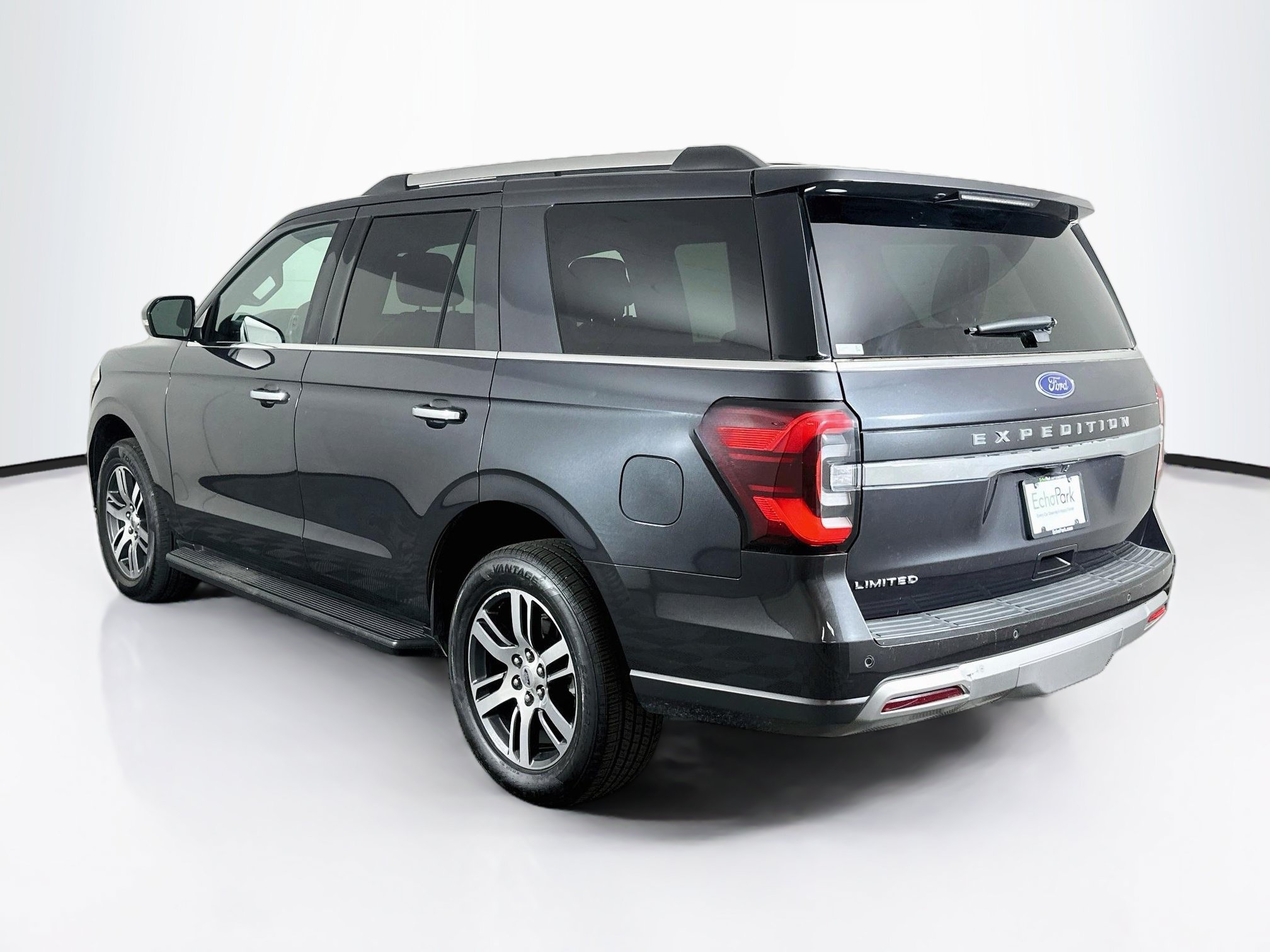 Used 2024 Ford Expedition Limited RWD image 5