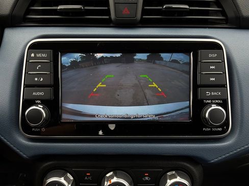 Used 2025 Nissan Versa SV FWD image 27