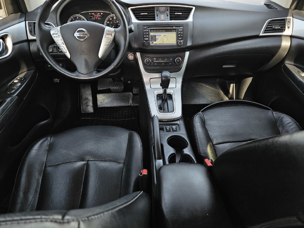 Used 2015 Nissan Sentra SR w/ SR Premium Package FWD image 10
