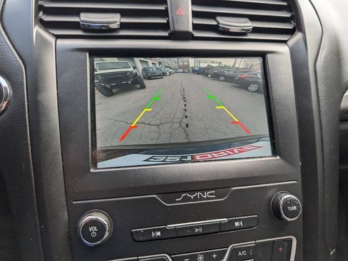 Used 2019 Ford Fusion SE w/ Equipment Group 151A FWD image 22