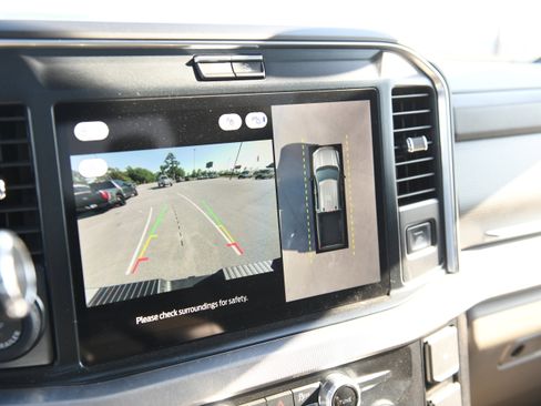 Used 2025 Ford F250 Platinum w/ Platinum Plus Package AWD/4WD image 21