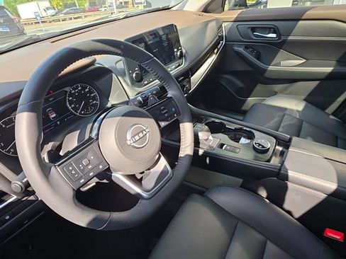 Used 2023 Nissan Rogue SL w/ SL Premium Package AWD/4WD image 16